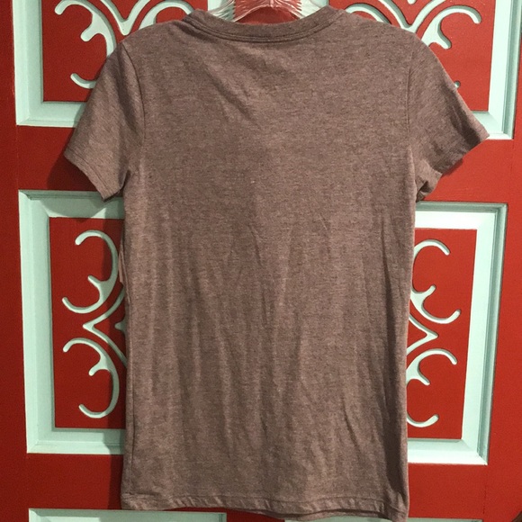 NWT Heathered Grey Free State Floral/Camo Tee. Size M - Picture 7 of 8